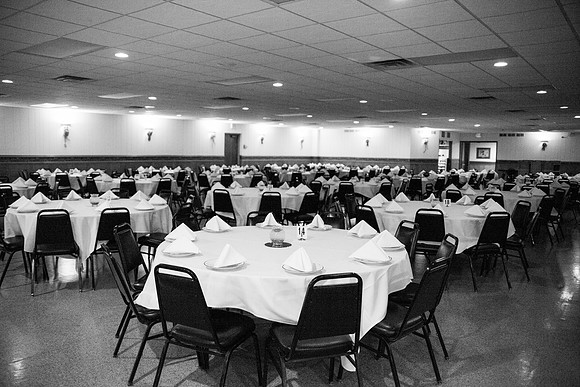 a_bhostphoto_240_bw