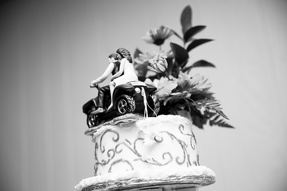 a_bhostphoto_255_bw