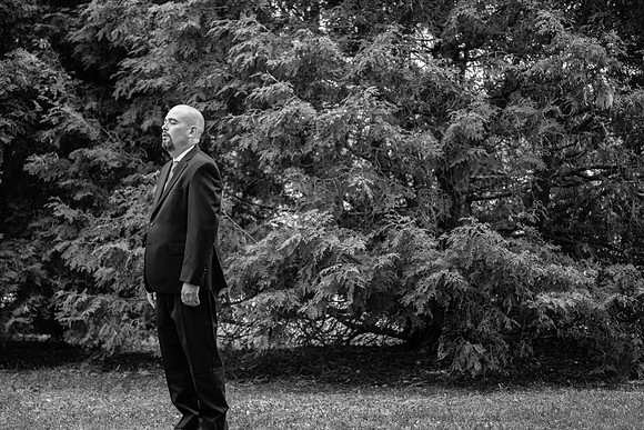 bhostphoto_001_bw