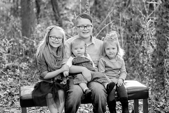 bhostphoto_224_bw