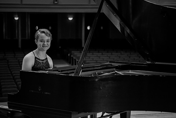 bhostphoto_009_bw
