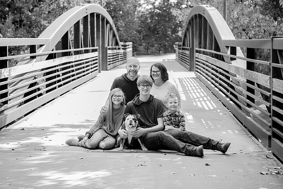 bhostphoto_002_bw