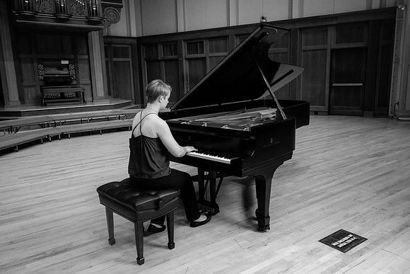 bhostphoto_028_bw