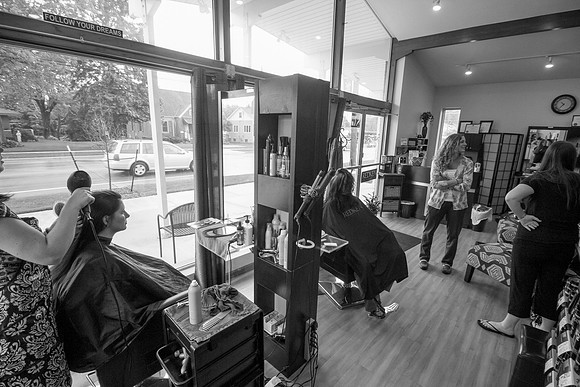 bhostphoto_005_BW