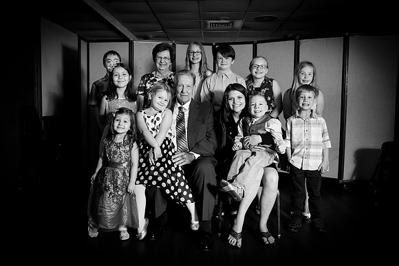 bhostphoto_008_v_BW