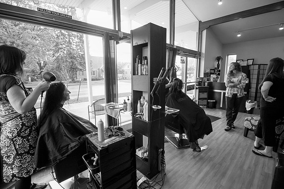 bhostphoto_004_BW